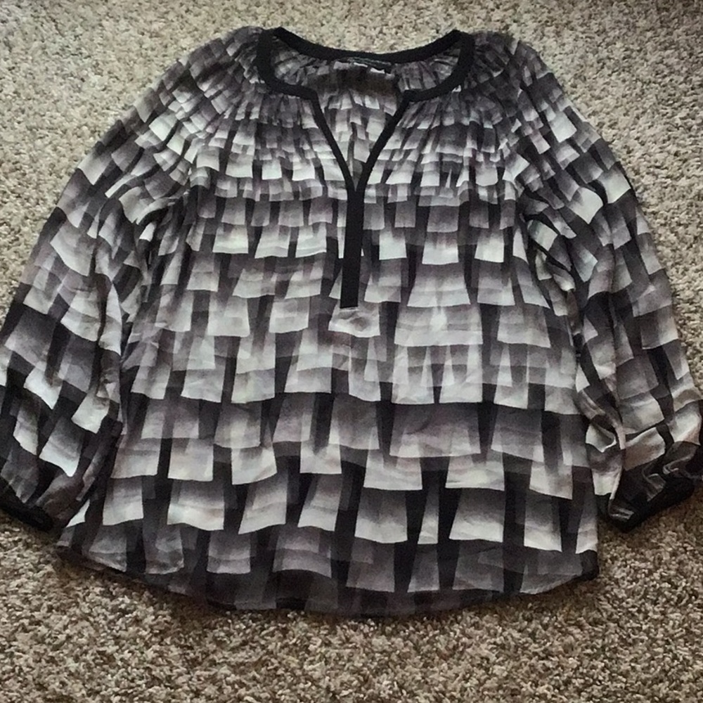 $🔟+$4.99📦💘 Robert Graham gray black Silk Blouse